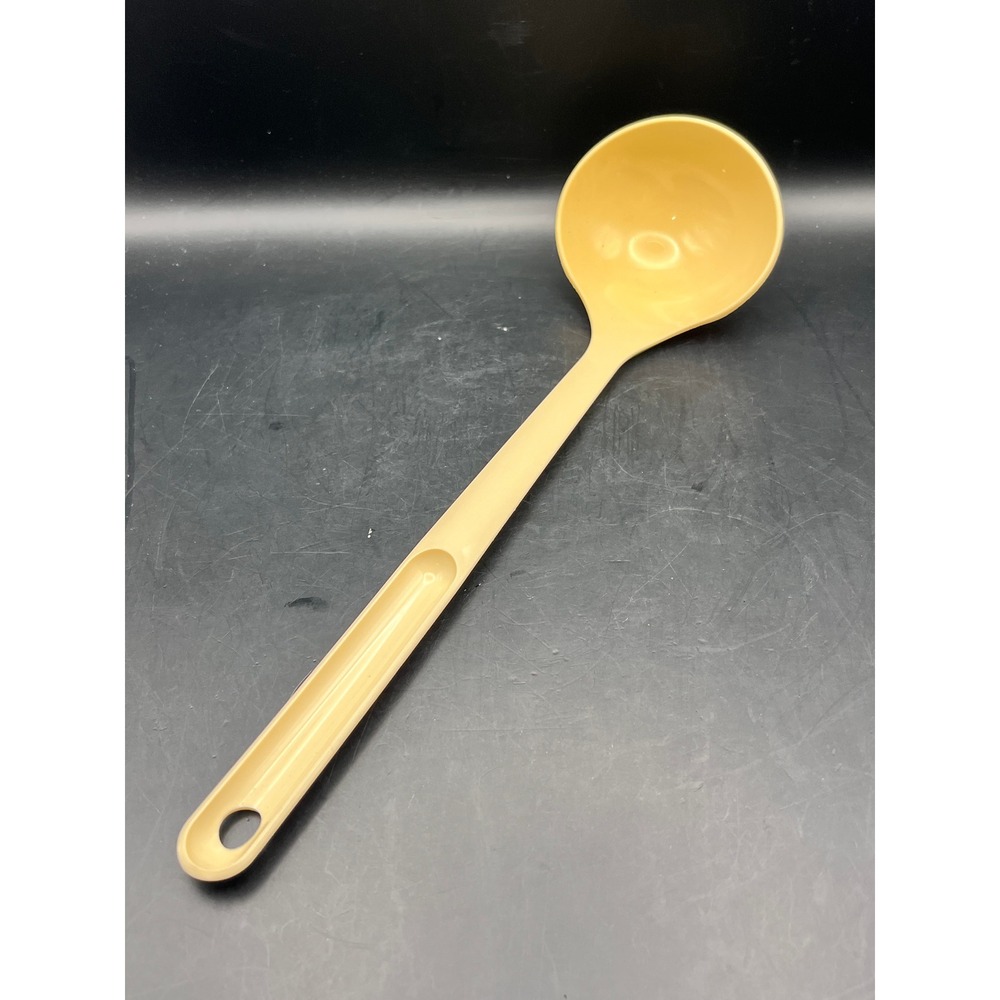 Vtg Tupperware Beige Soup Ladle Kitchen Utensil with Hanging Hole 11" Long
